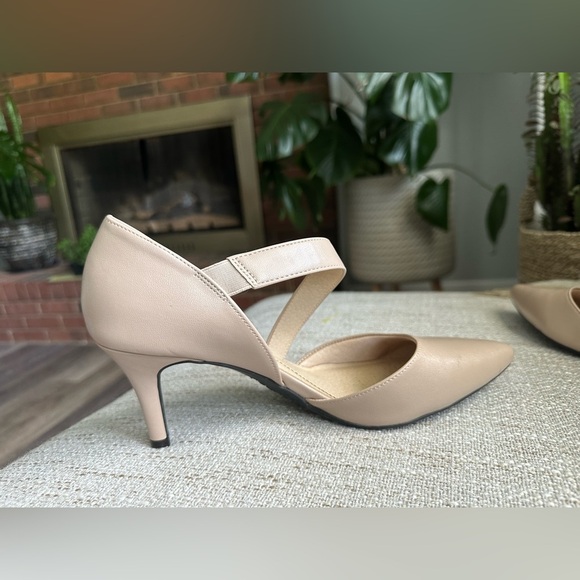🔥LifeStride soft system 3 inches heel size 8W great condition no scratches. - Picture 2 of 10
